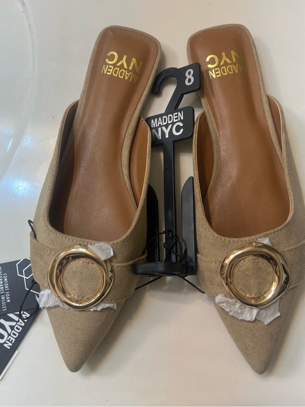 NWT Madden NYC stylish Women's Tan Suede Pointed Mule with Gold Accent size 8